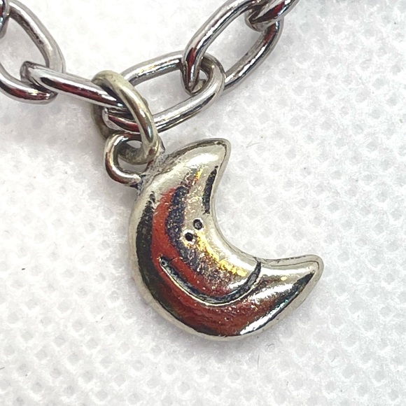 Adorable Charm Bracelet w Tiny Figures: cat, frog, person, moon, & beads! - Picture 6 of 12